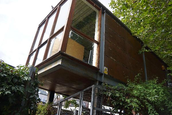 Container_Living